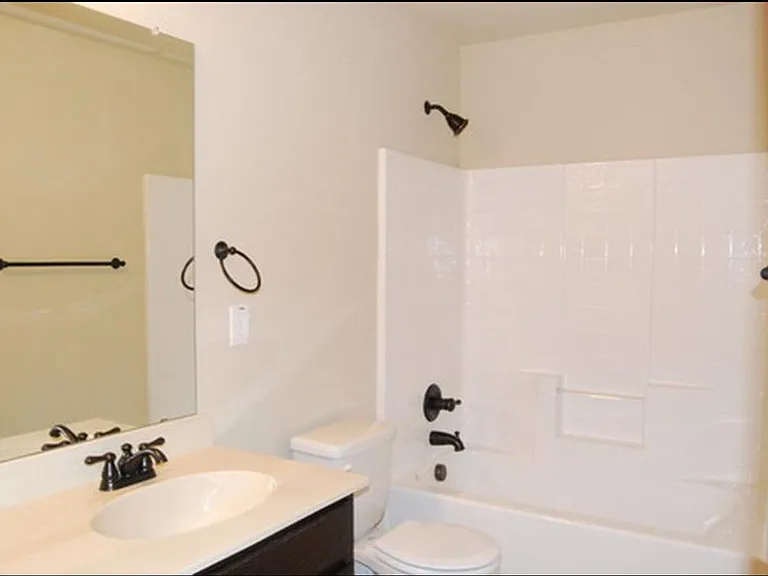 353 Orbit Dr — Photo 3