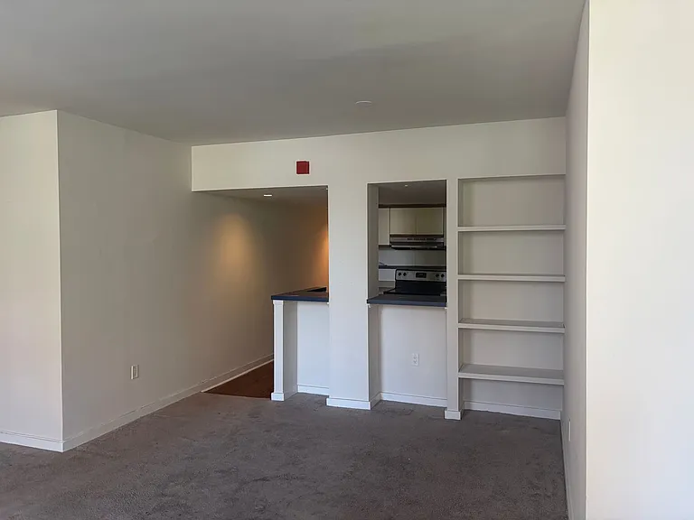 24-30 S Bank St #201 — Photo 12