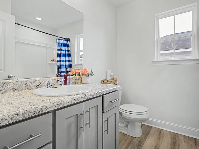 1246 Grayson Ave — Photo 17