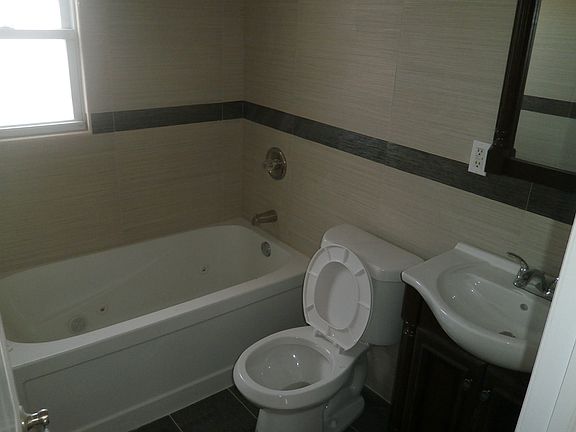4th image of 19141 114th Dr