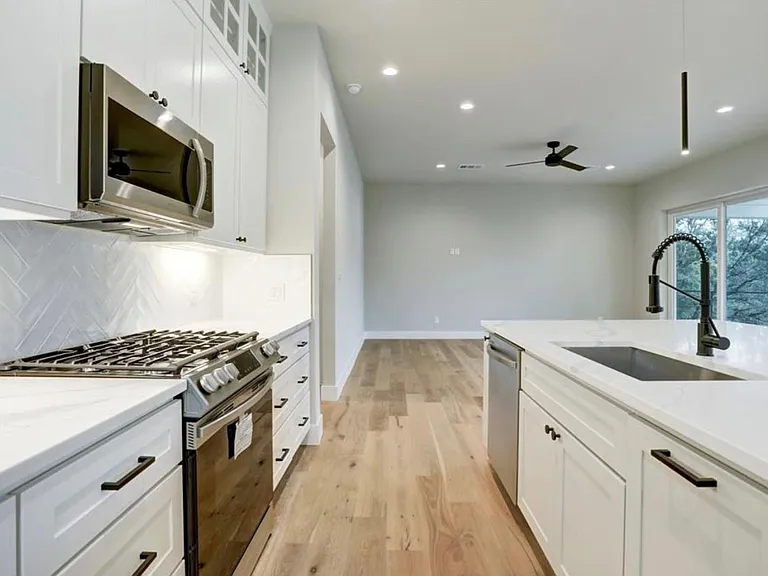 2603 Nocona Trl — Photo 6