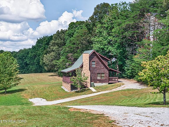 3rd image of 101102 Meadow View Ln