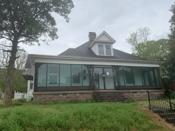 1121 Porter St, Helena, AR 72342