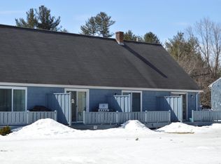 8 Sunset View St APT 3, Gray, ME 04039