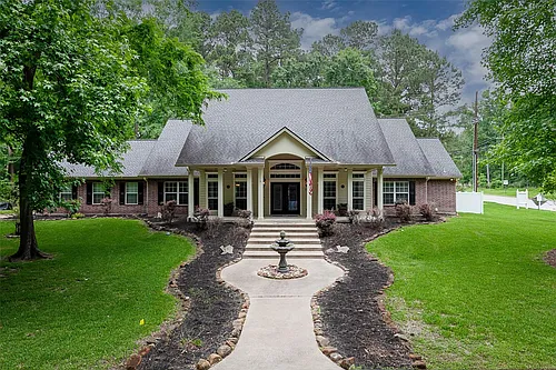 289 Broadmoor Dr Photo 1