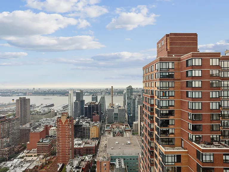 Columbus Pl #S49B — Photo 15