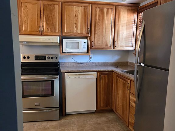 5th image of 947 Southlawn Dr