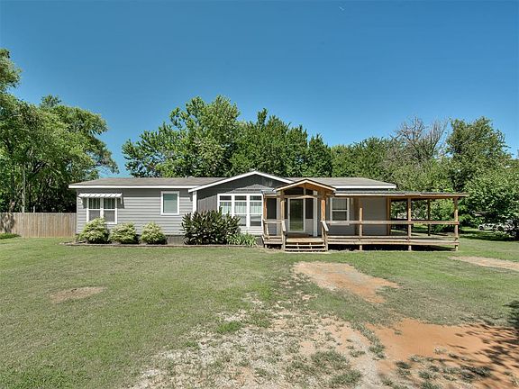 3rd image of 10200 Pecan Tree Cir
