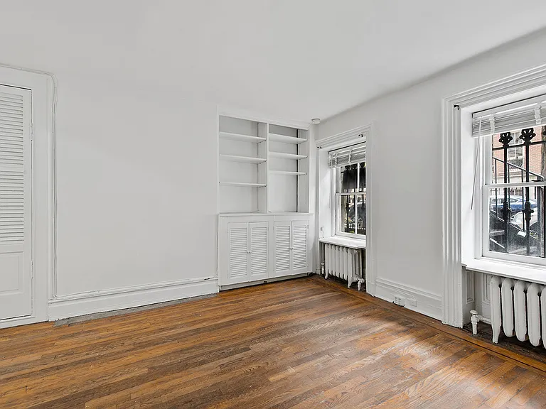32 Beekman Pl #1 — Photo 4