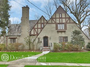 54 Holly Dr, New Rochelle, NY 10801