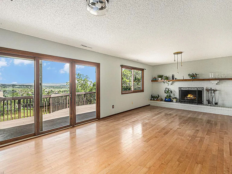 930 Point Of The Pines Dr — Photo 9