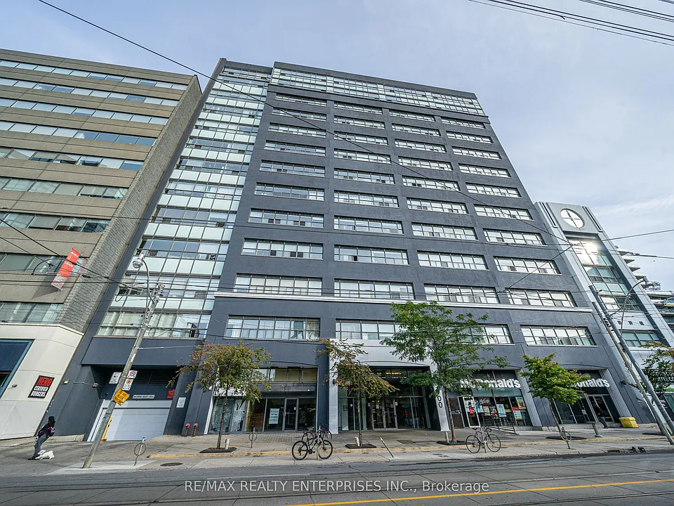 700 King St W #515
