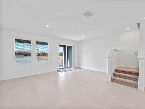 3375 Lapis Lake Dr, Zephyrhills, FL