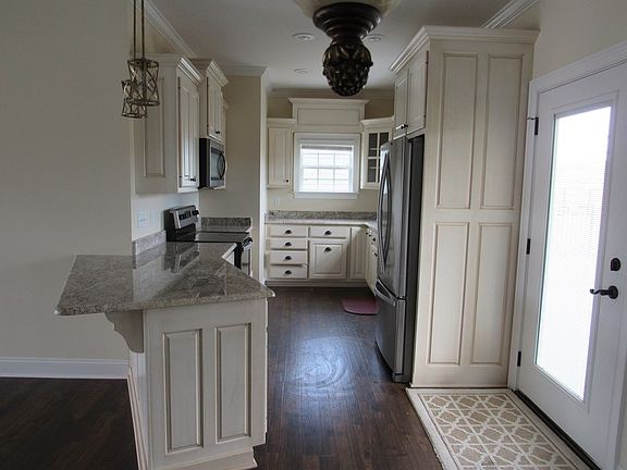 3rd image of 240 Cobblestone Blvd SE