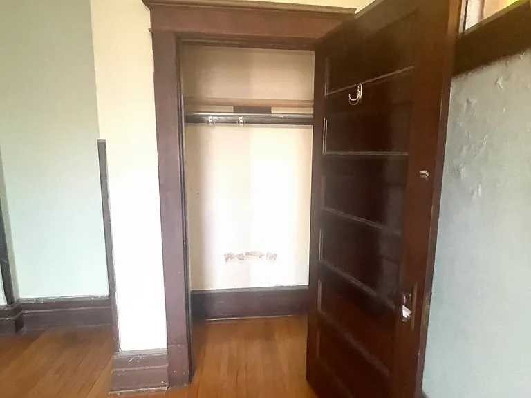 722 Francis St #302 — Photo 11