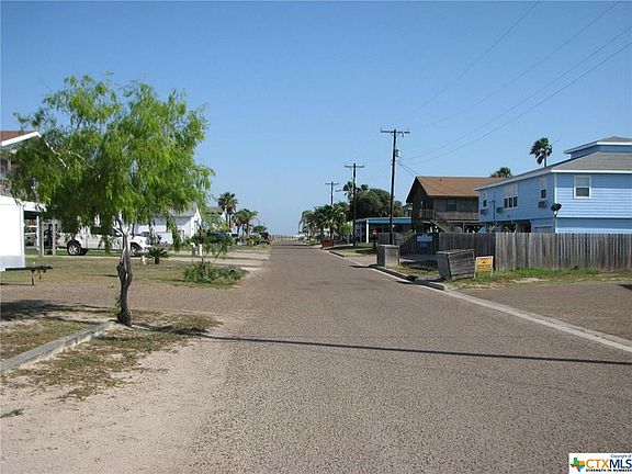 5th image of 617 N Shore Dr