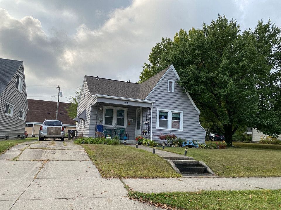 2nd image of 1913 Poinsette Dr