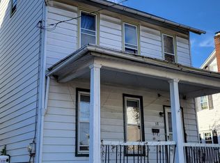 38 Mifflin St, Pine Grove, PA 17963