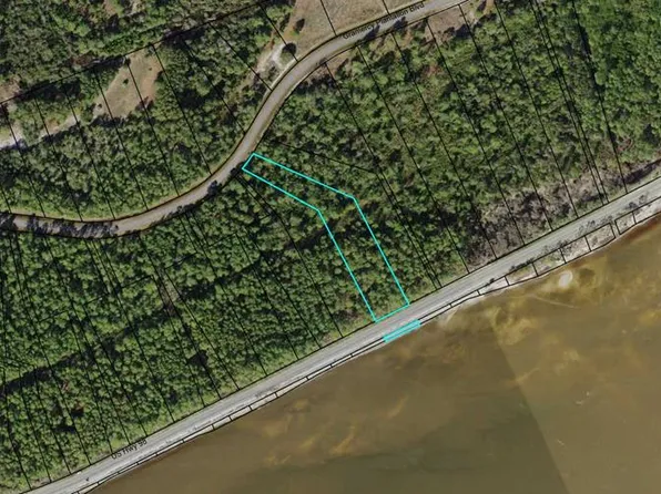 340 Gramercy Plantation Blvd, Eastpoint, FL 32328