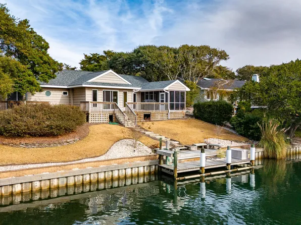 106 Cherry Court, Pine Knoll Shores, NC 28512