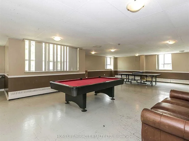 1625 Bloor St E — Photo 26