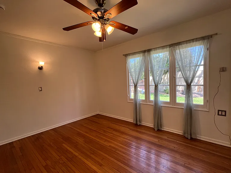 1171 Huntington Dr #D — Photo 33