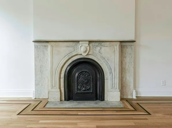 355 West 22nd Street image 2 of 8