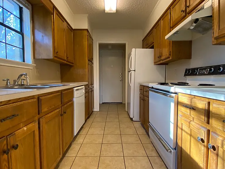 9221 Regal Dr — Photo 9