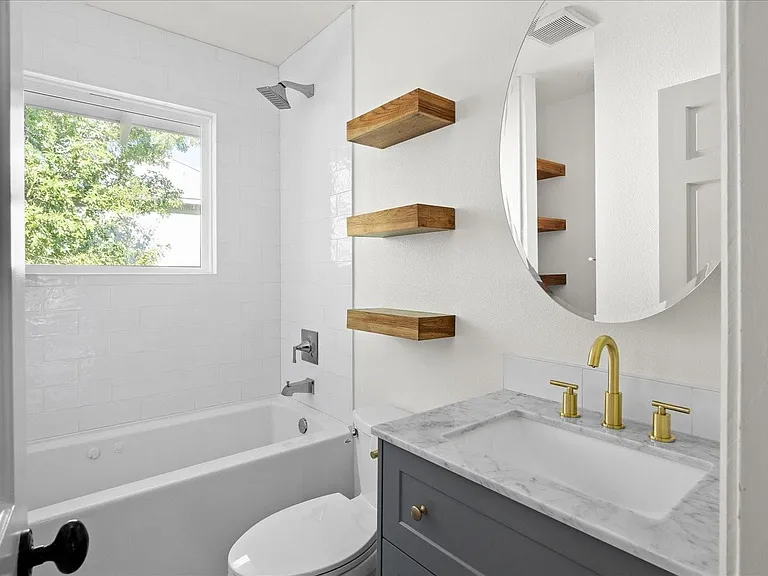 1629 W 12th St — Photo 20