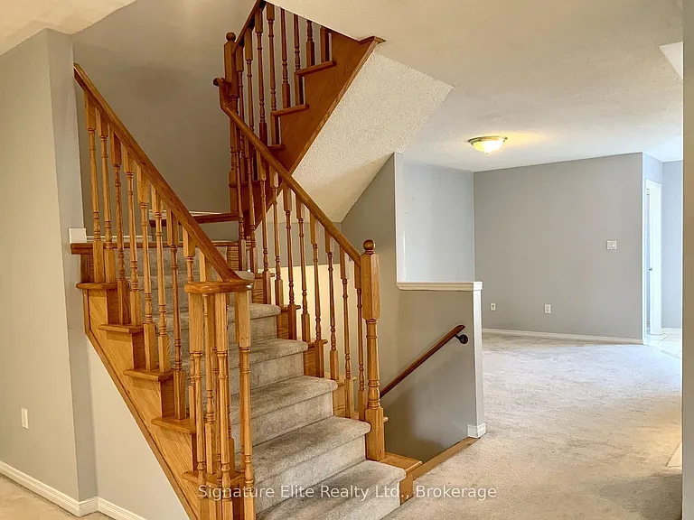 7 Castle Park Blvd — Photo 2