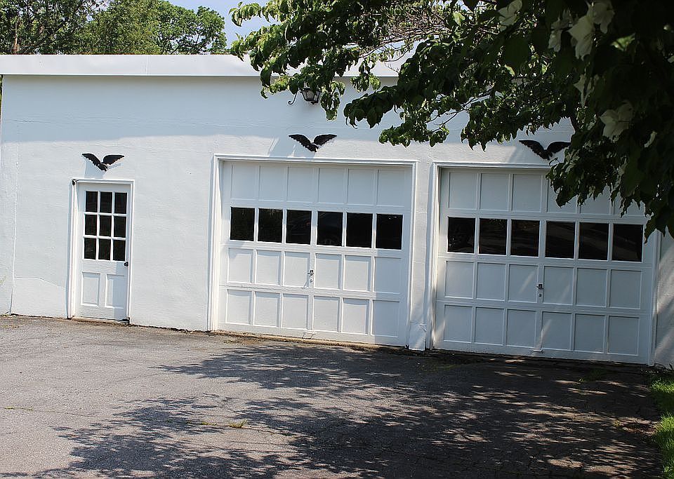 2 Car Garage and Workshop