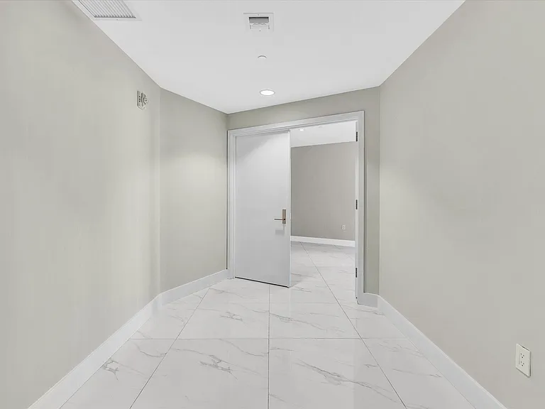 701 N Fort Lauderdale Beach Blvd #802 — Photo 3