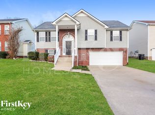 2792 Ridgepole Dr, Clarksville, TN 37040