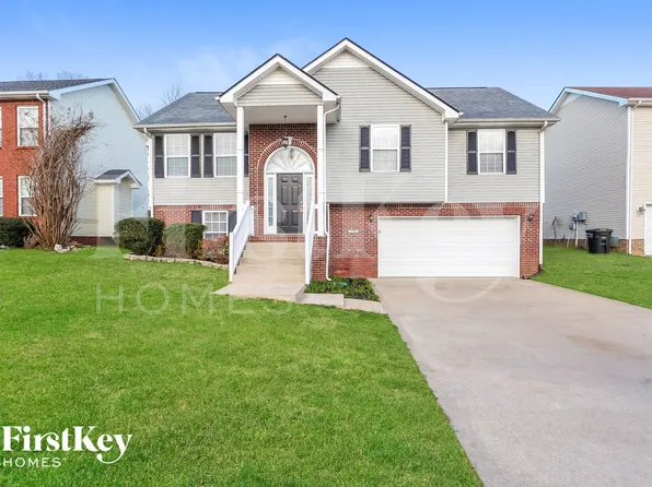 2792 Ridgepole Dr, Clarksville, TN 37040