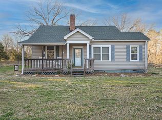 1103 Sweetwater Rd, Greenwood, SC 29646