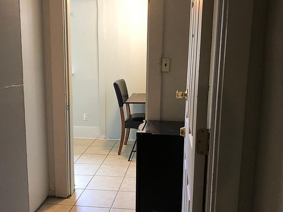 4th image of 4742 16th Ave NE #202