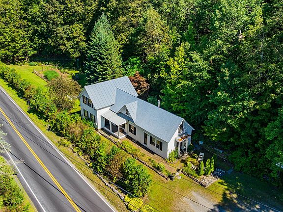 4th image of 2295 Quechee Main Street