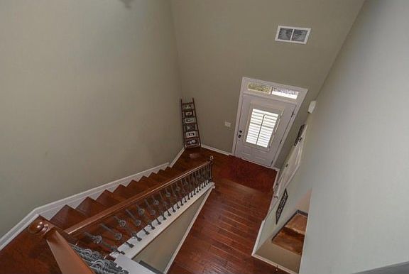 5th image of 421 Belmont Way