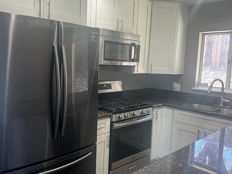 1545 Sweetwater Ln — Photo 9