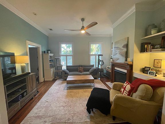 5th image of 208 E 32nd St #208