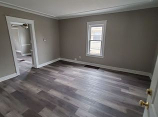 418 Lemira Ave APT 1, Waukesha, WI 53188