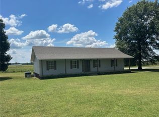 17605 Bittersweet Rd, Gravette, AR 72736