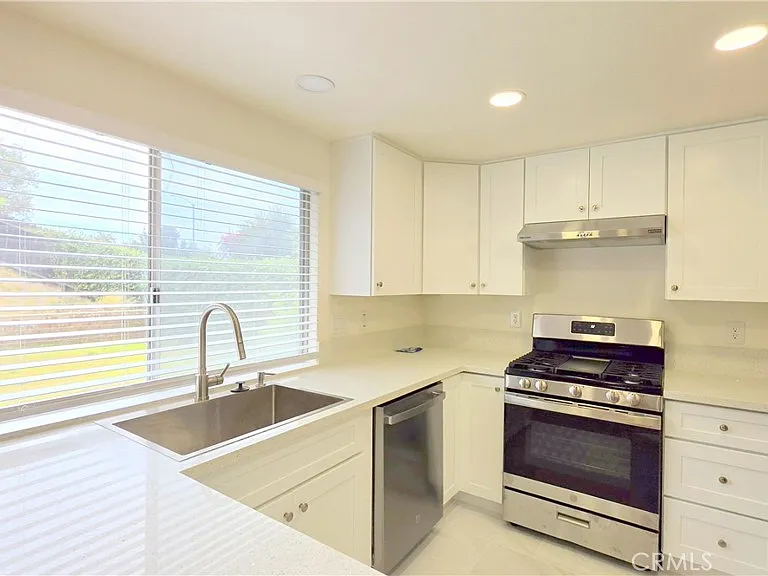 540 Citadel Dr — Photo 7