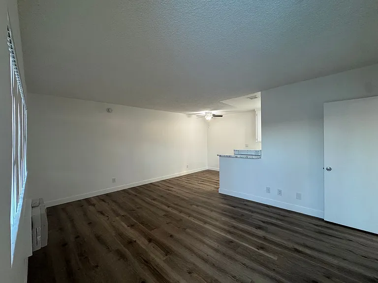 6415 Rosemead Blvd — Photo 12