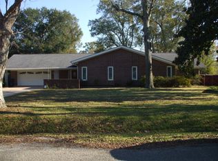 6944 Capitol St, Groves, TX 77619