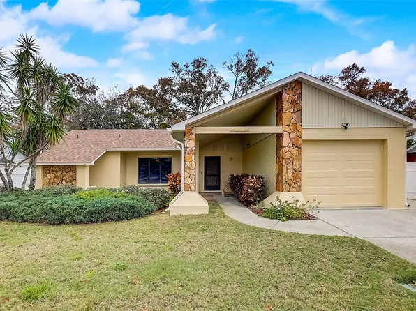 2503 Blossom Lake Dr, Holiday, FL 34691