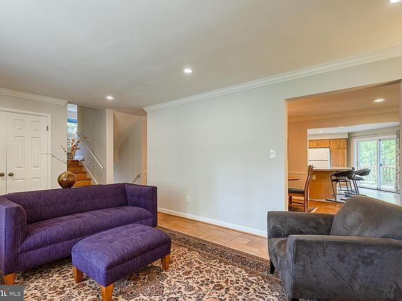 5th image of 6343 Carolyn Dr