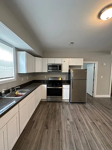 151 Howard Ave #2L Photo 1