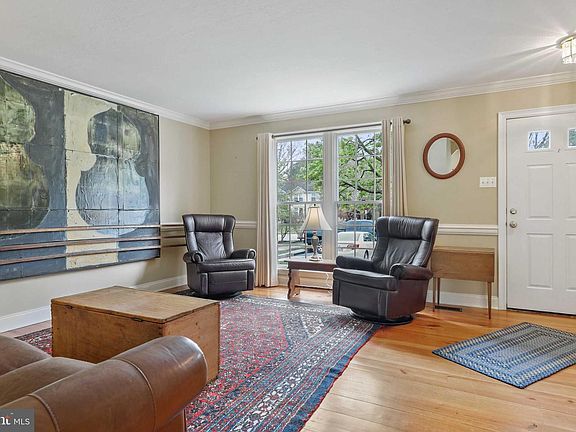 3rd image of 8271 Berryfield Dr