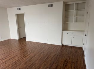 287 16th Pl APT 1, Costa Mesa, CA 92627